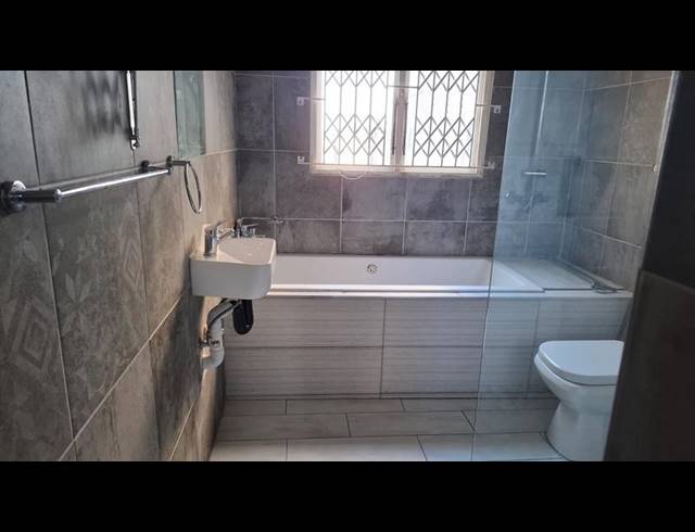 3 BEDROOM HOUSE FOR SALE IN MONTFORD